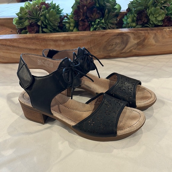 Dansko Shoes - Dansko Women's Liz Sandal Black Leather sandals lace up heeled heel size 40 EUC